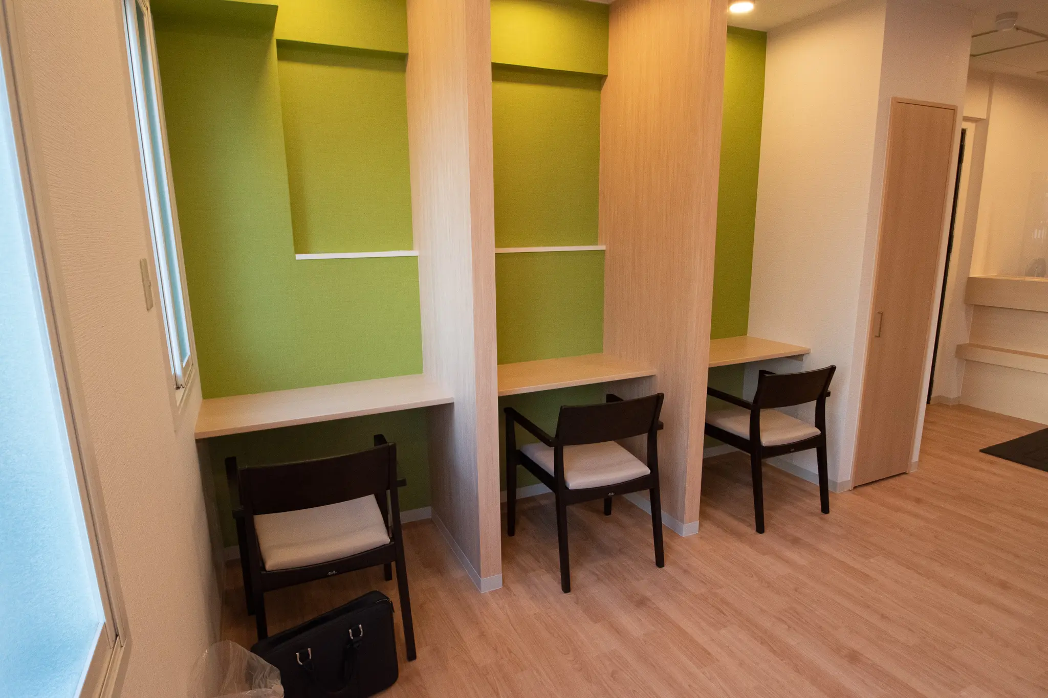 中の島メンタルクリニックは地下鉄南北線 中の島駅直結の心療内科・精神科です。お薬とお薬以外の両面で治療を行います。その場しのぎの応急処置的な治療ではなく、病気が再発しそうになっても大丈夫と自信をもっていただける中・長期的な治療を目指しています。