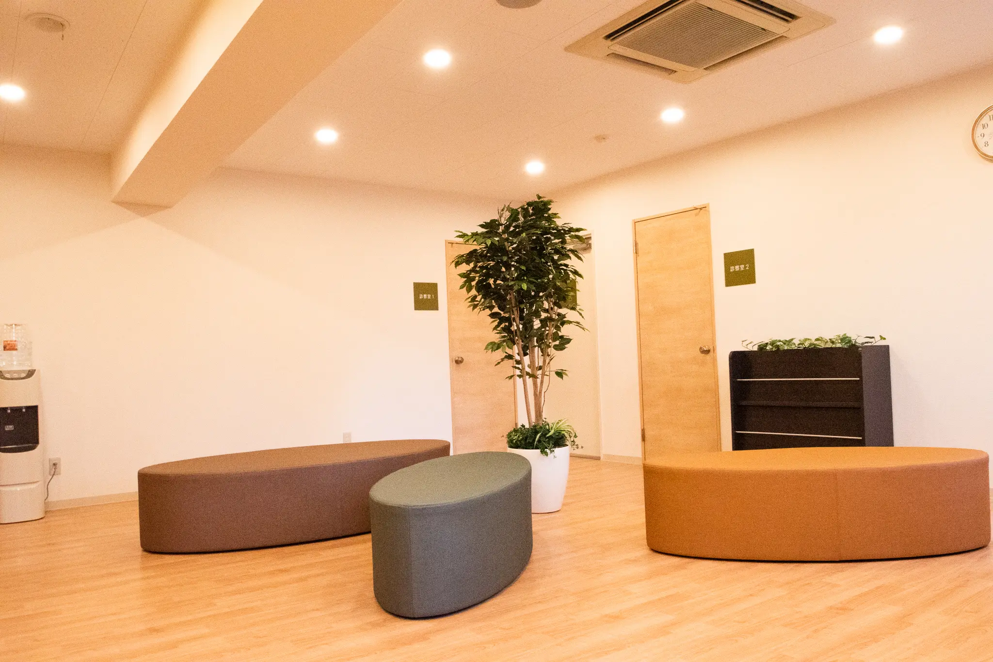 中の島メンタルクリニックは地下鉄南北線 中の島駅直結の心療内科・精神科です。お薬とお薬以外の両面で治療を行います。その場しのぎの応急処置的な治療ではなく、病気が再発しそうになっても大丈夫と自信をもっていただける中・長期的な治療を目指しています。